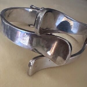 Sterling Silver cuff bracelet (925 grade silver)